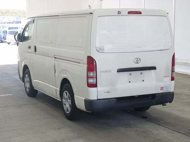 TOYOTA REGIUS ACE