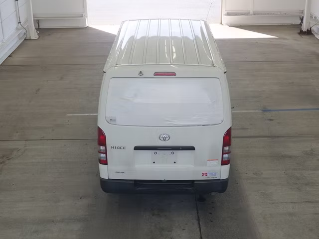 TOYOTA REGIUS ACE