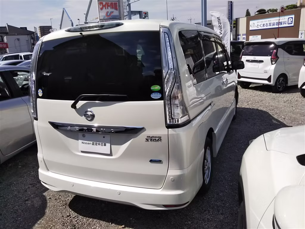 NISSAN SERENA