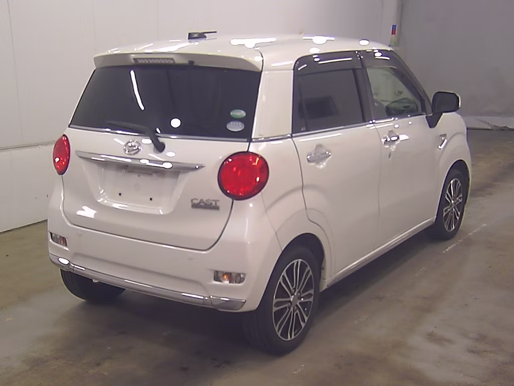 DAIHATSU CAST