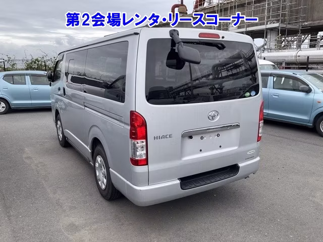 TOYOTA REGIUS ACE
