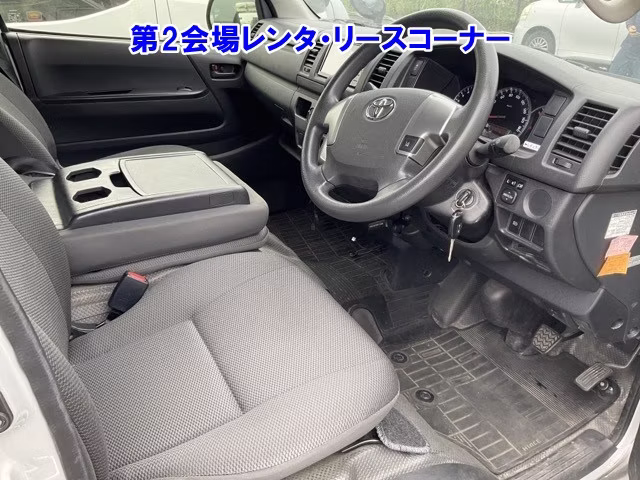 TOYOTA REGIUS ACE