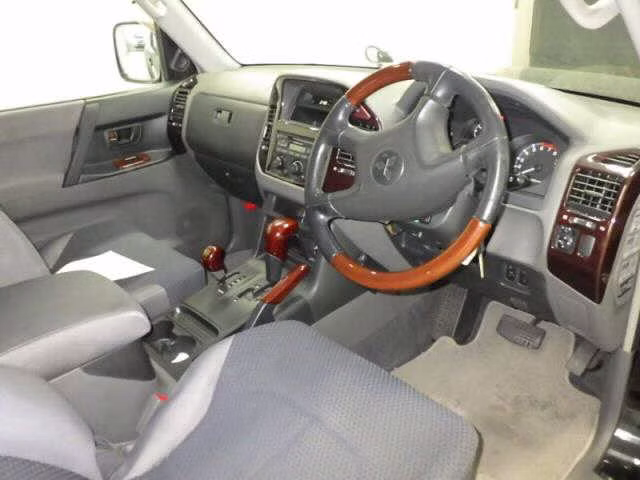 MITSUBISHI PAJERO