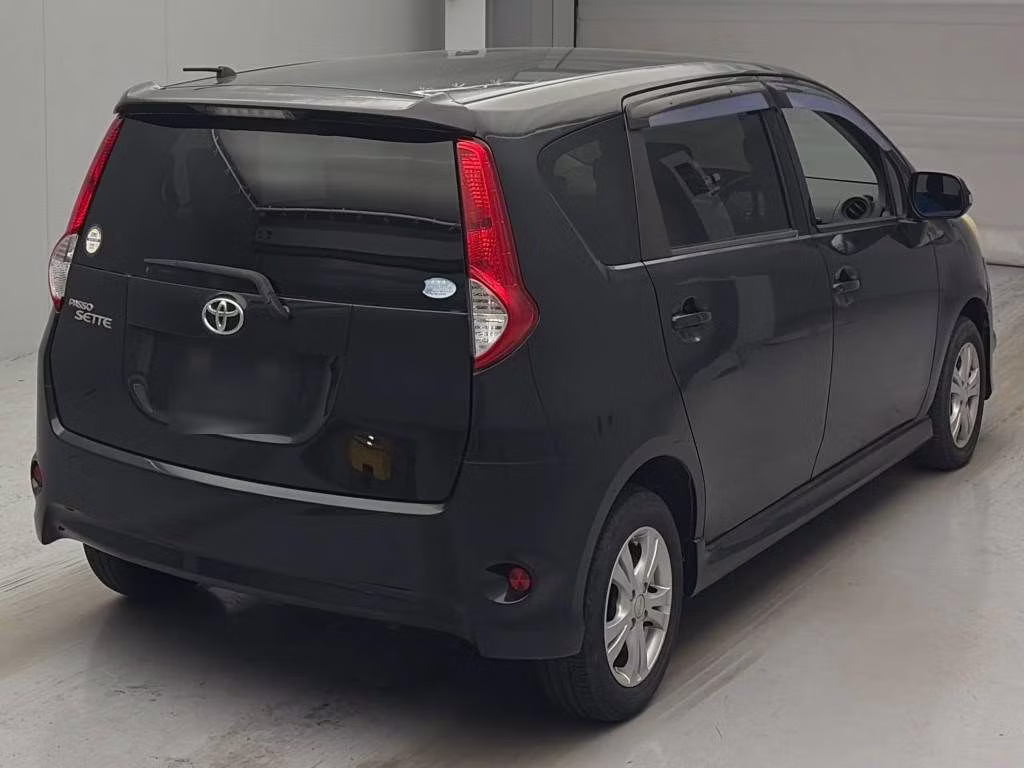 TOYOTA PASSO SETTE