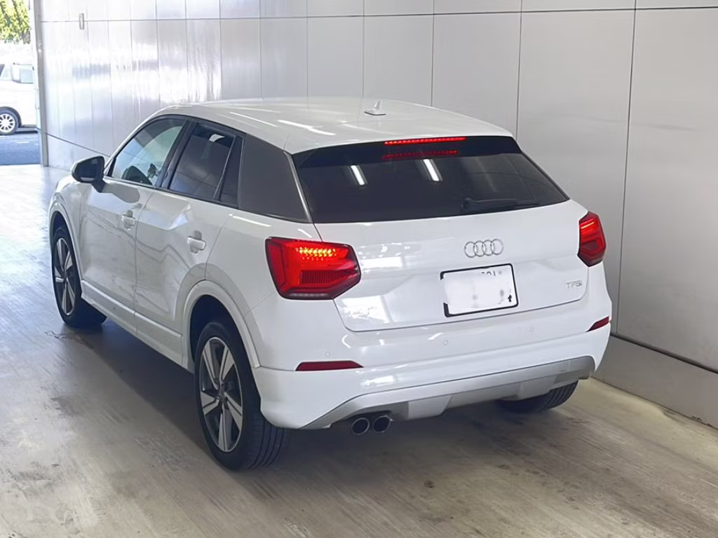 AUDI Q2