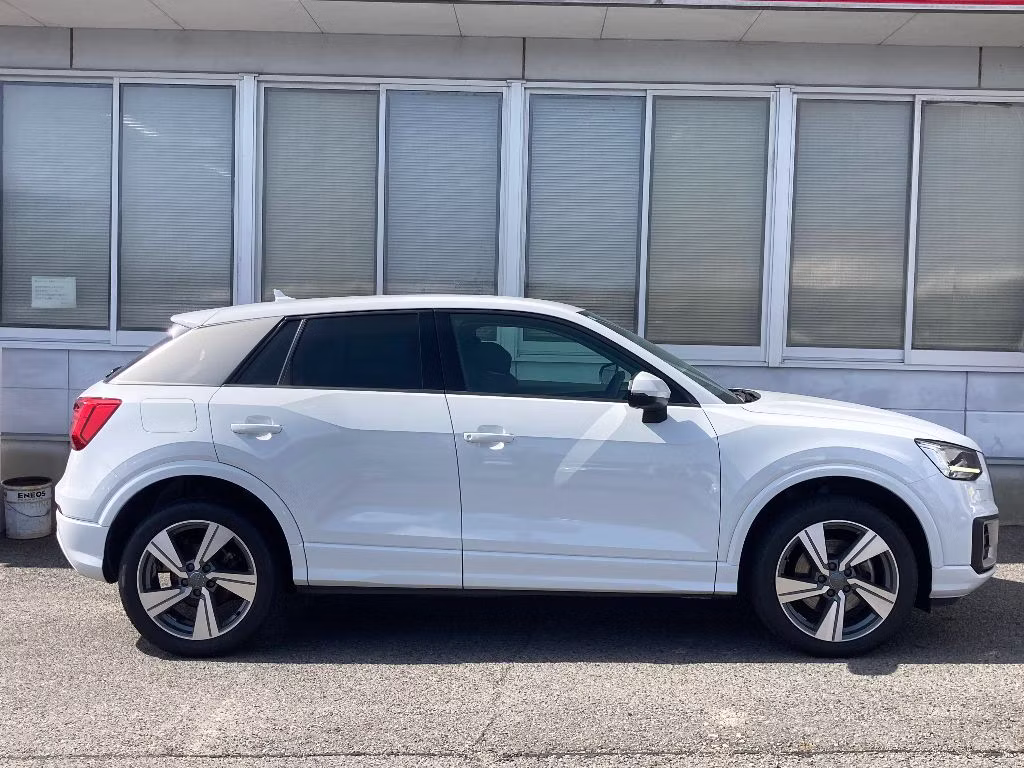 AUDI Q2