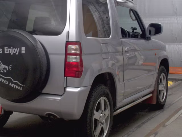 MITSUBISHI PAJERO MINI