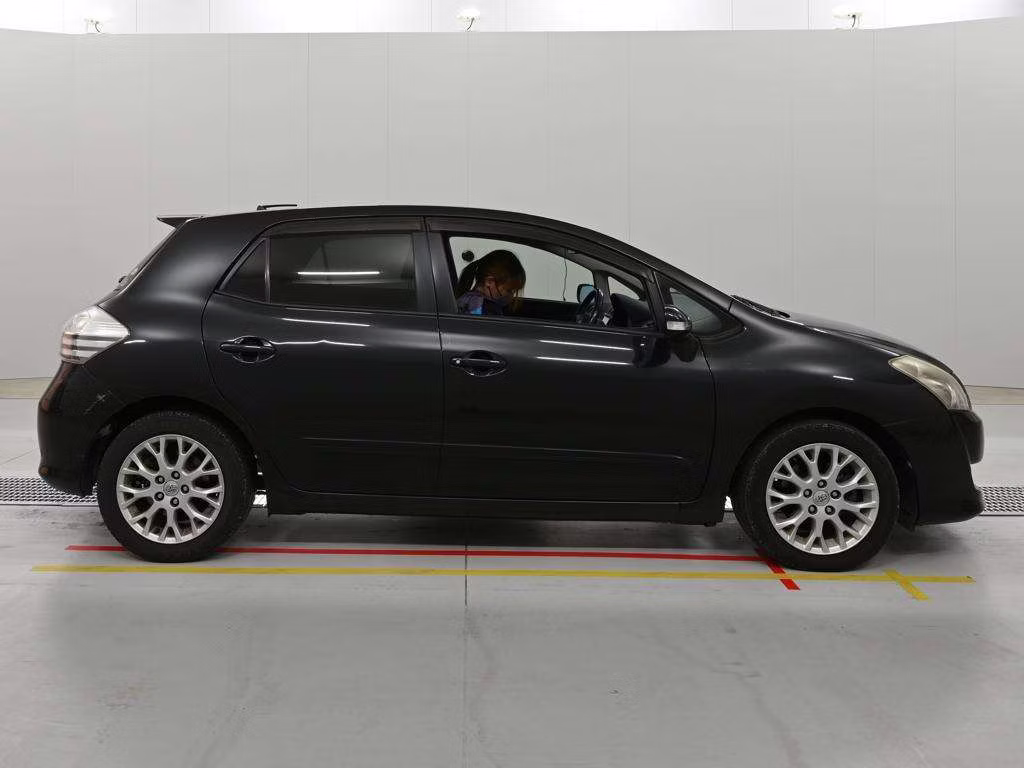 TOYOTA BLADE