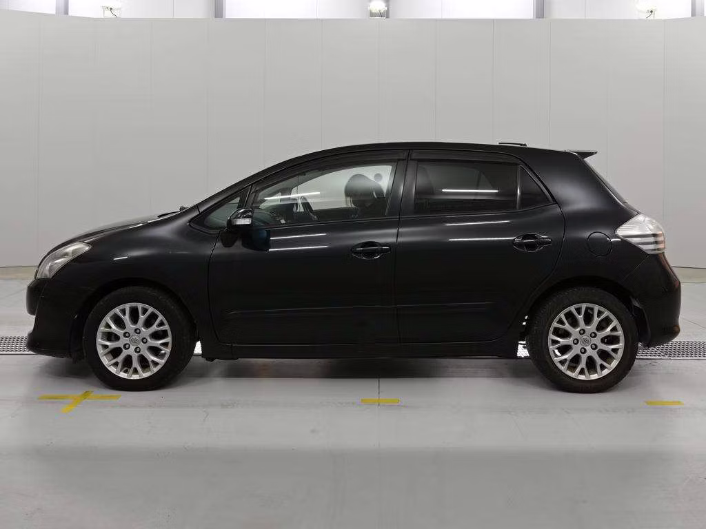 TOYOTA BLADE