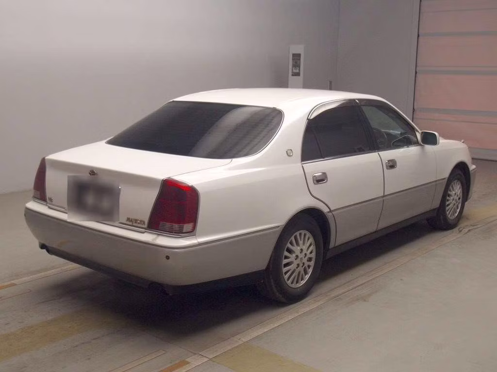 TOYOTA CROWN MAJESTA