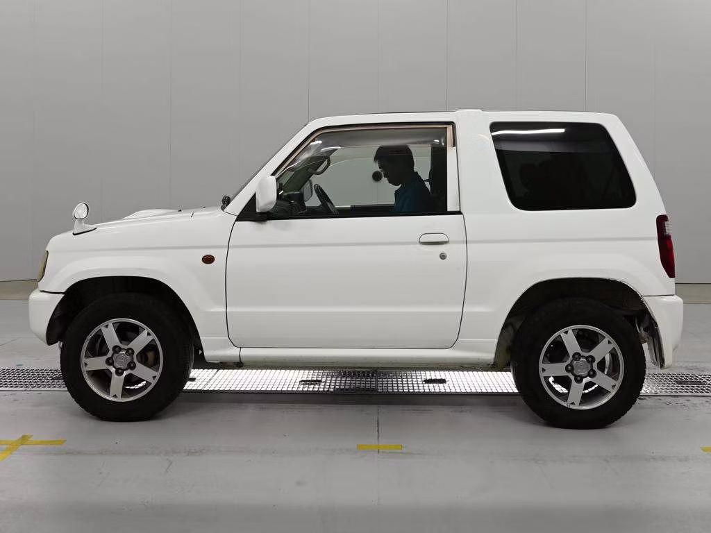 MITSUBISHI PAJERO MINI