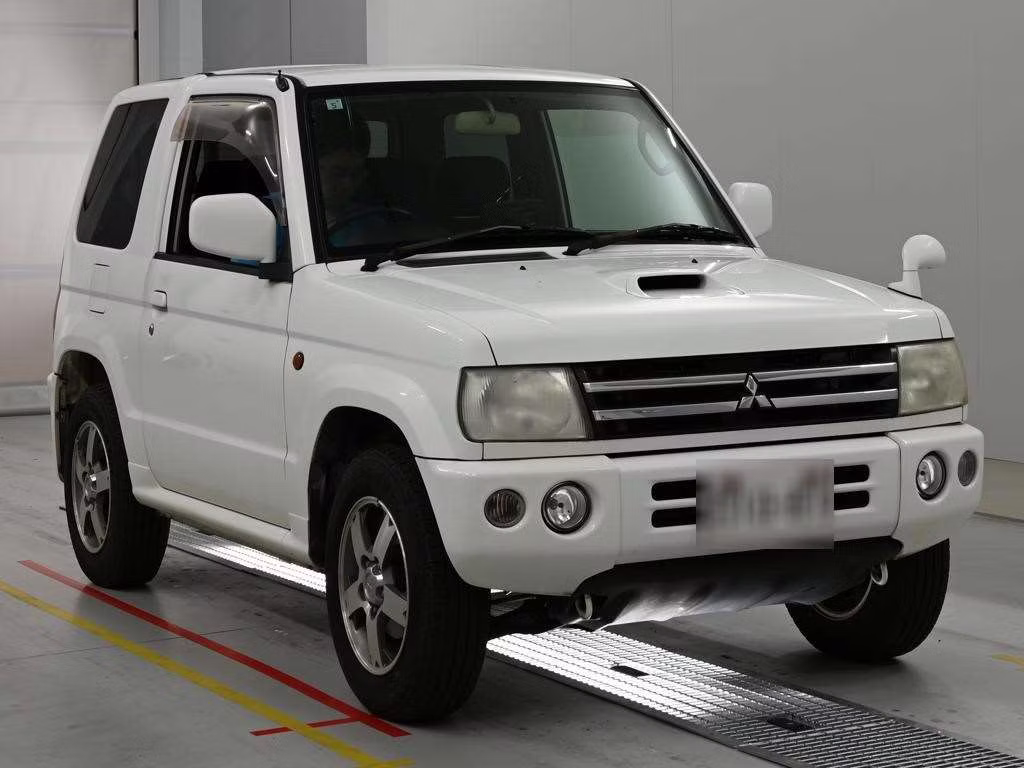 MITSUBISHI PAJERO MINI