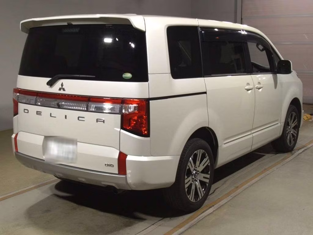 MITSUBISHI DELICA D:5