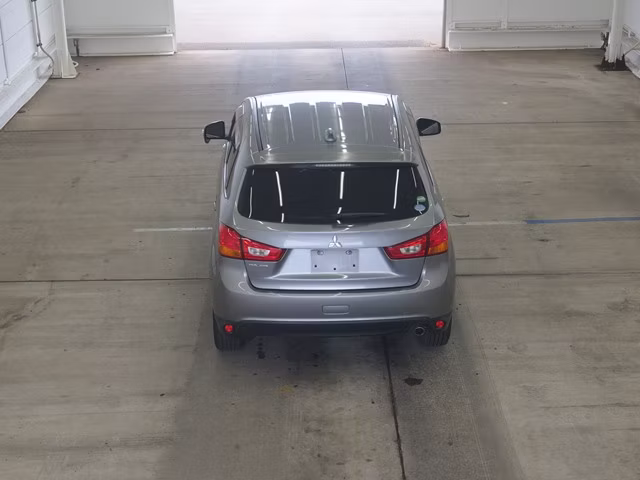 MITSUBISHI RVR