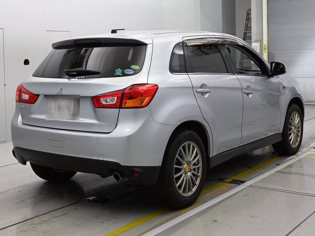 MITSUBISHI RVR