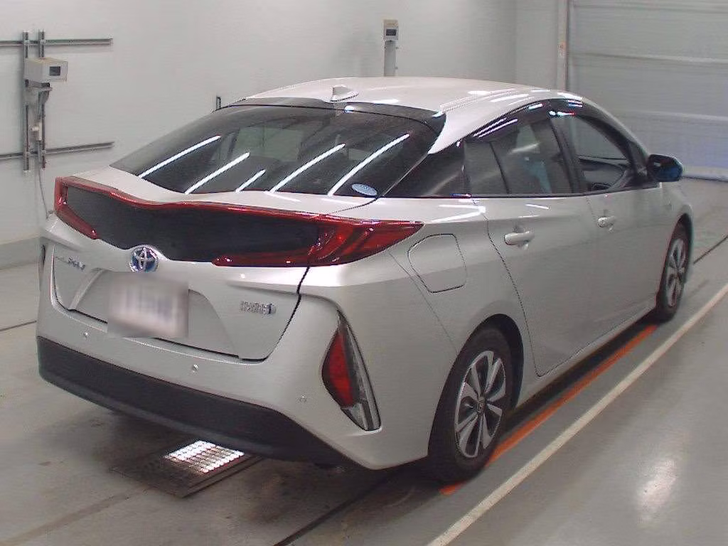 TOYOTA PRIUS PHV