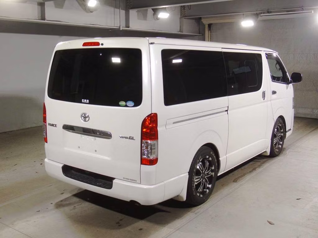 TOYOTA REGIUS ACE