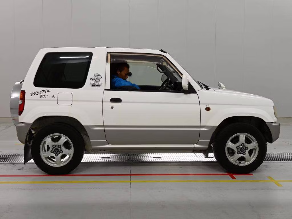 MITSUBISHI PAJERO MINI