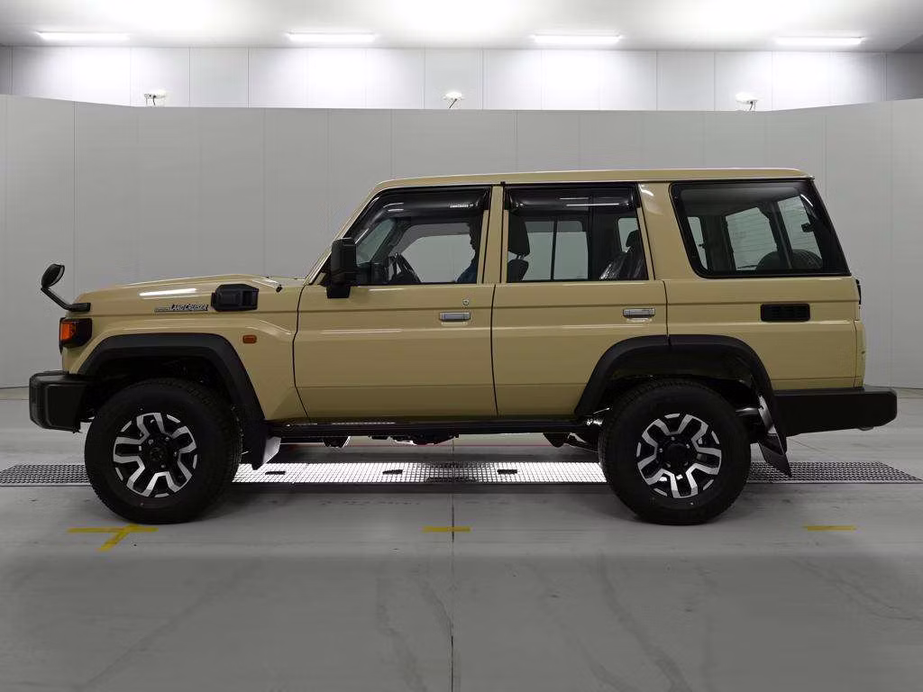 TOYOTA LAND CRUISER