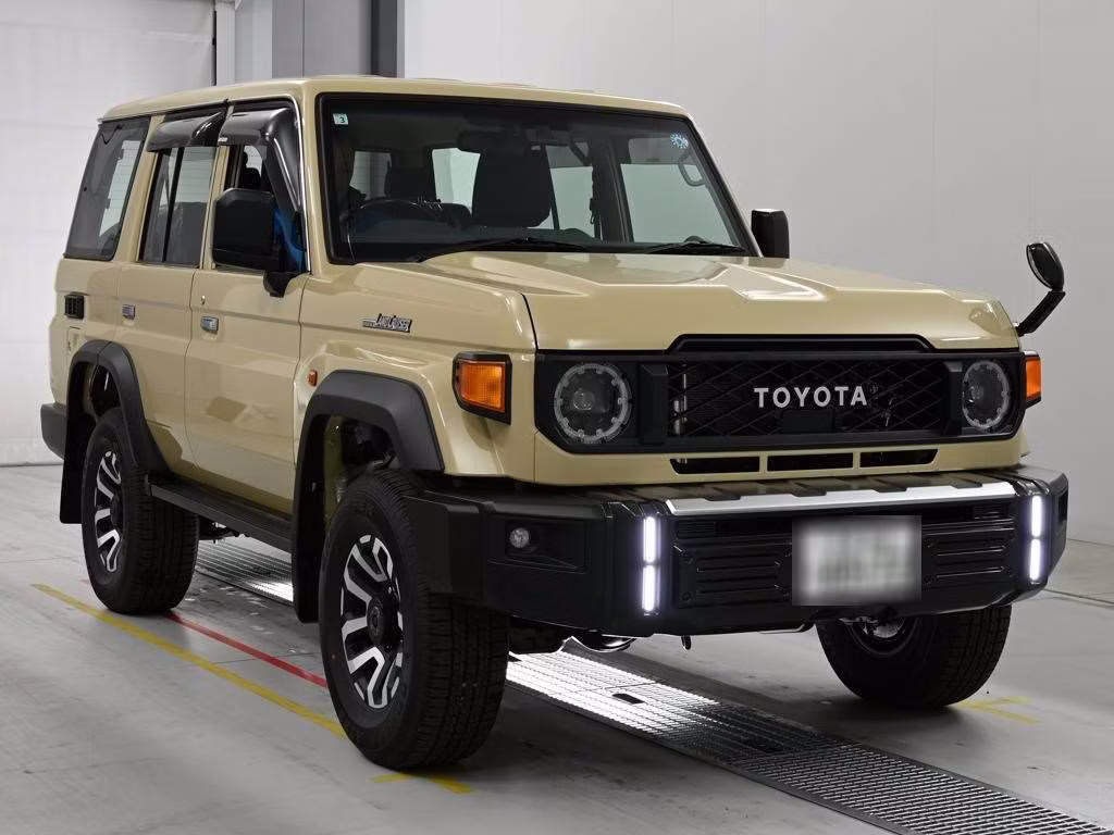 TOYOTA LAND CRUISER