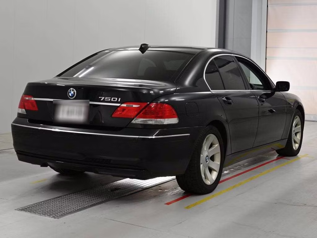BMW 7-SERIES
