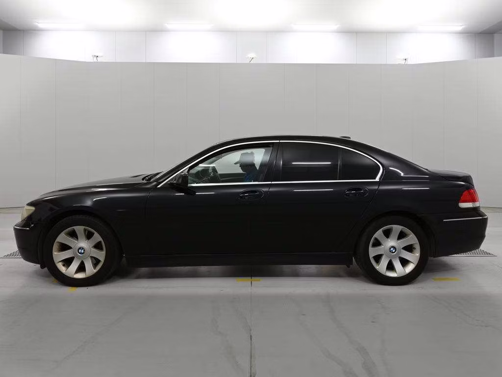 BMW 7-SERIES
