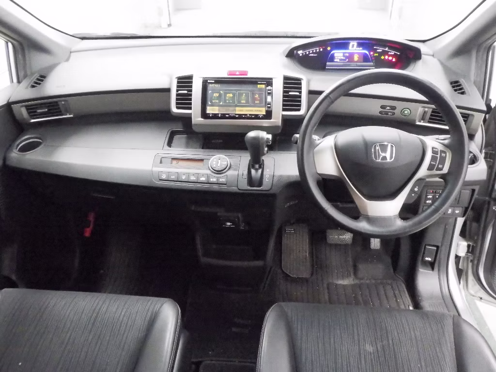 HONDA FREED SPIKE