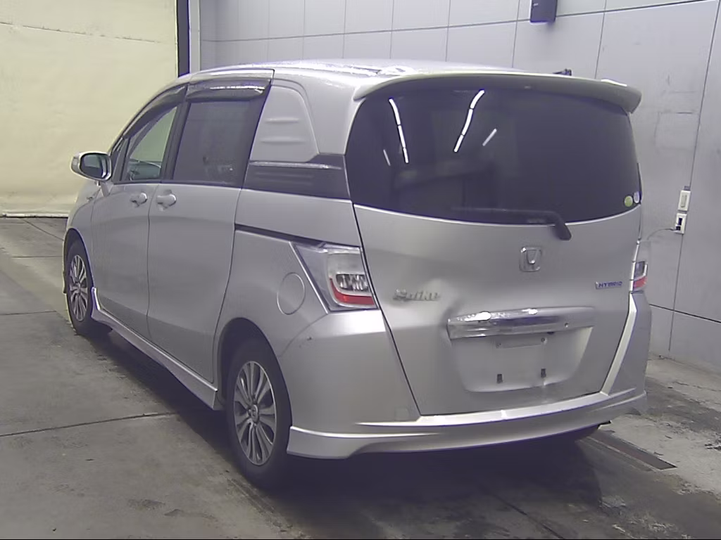 HONDA FREED SPIKE