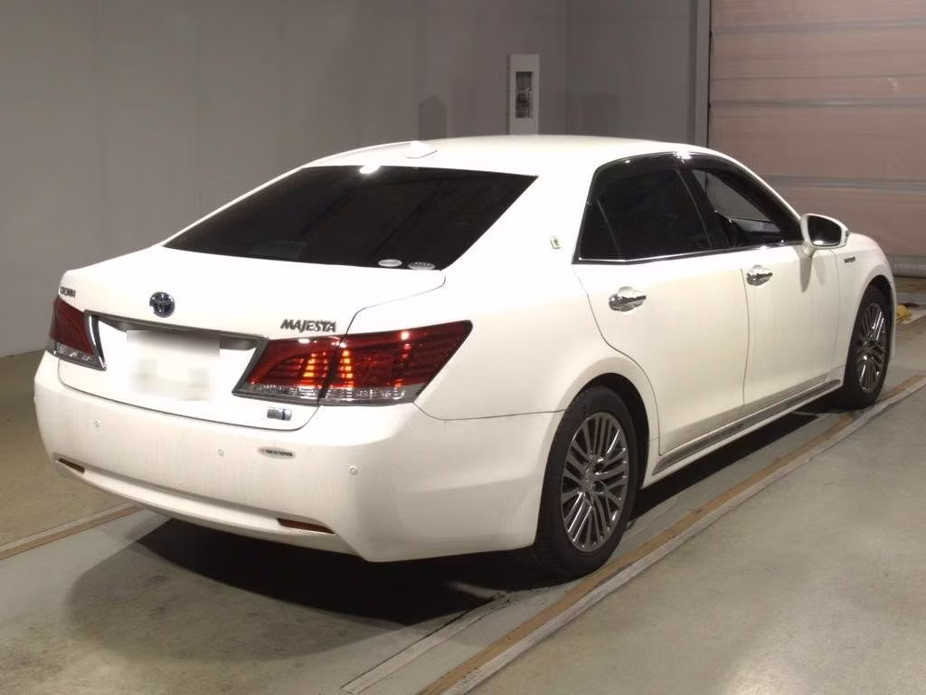 TOYOTA CROWN MAJESTA
