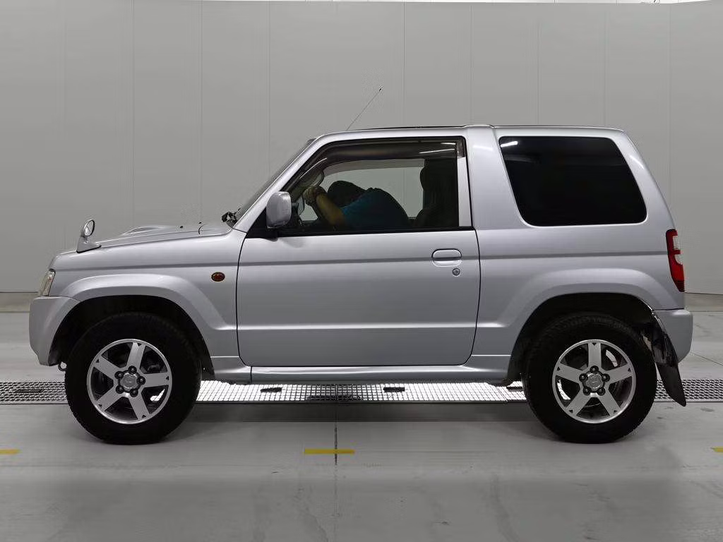 MITSUBISHI PAJERO MINI