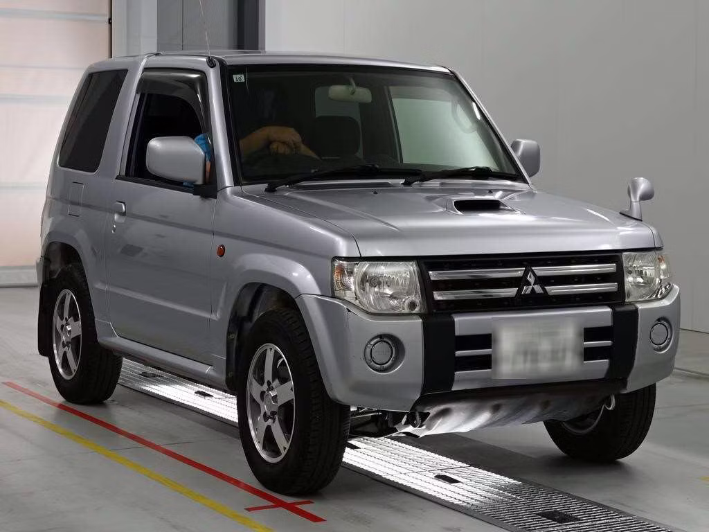 MITSUBISHI PAJERO MINI