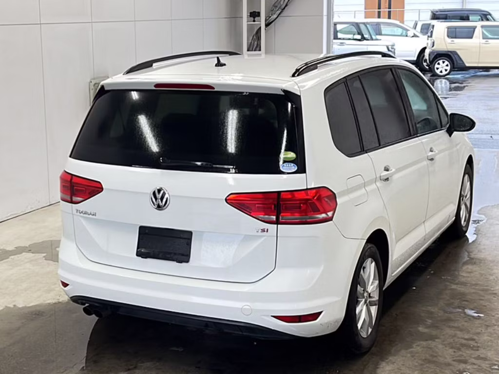VOLKSWAGEN TOURAN