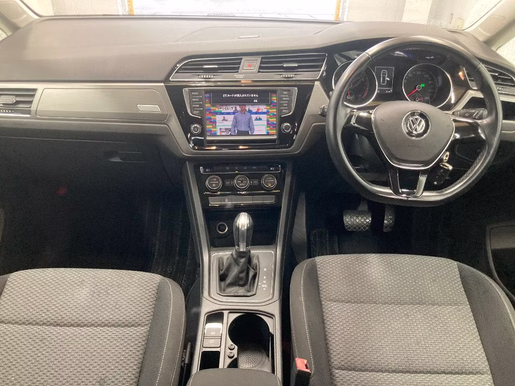 VOLKSWAGEN TOURAN