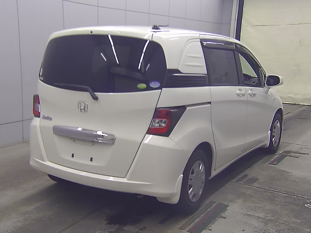 HONDA FREED SPIKE