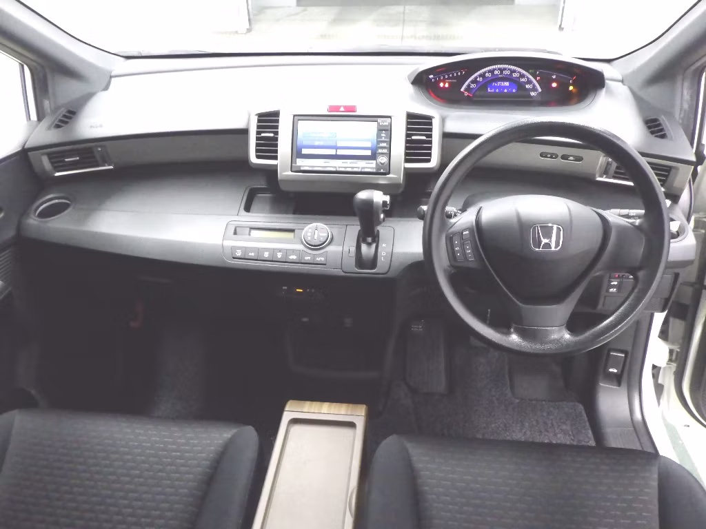 HONDA FREED SPIKE