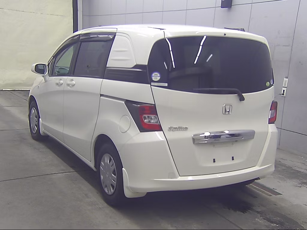 HONDA FREED SPIKE