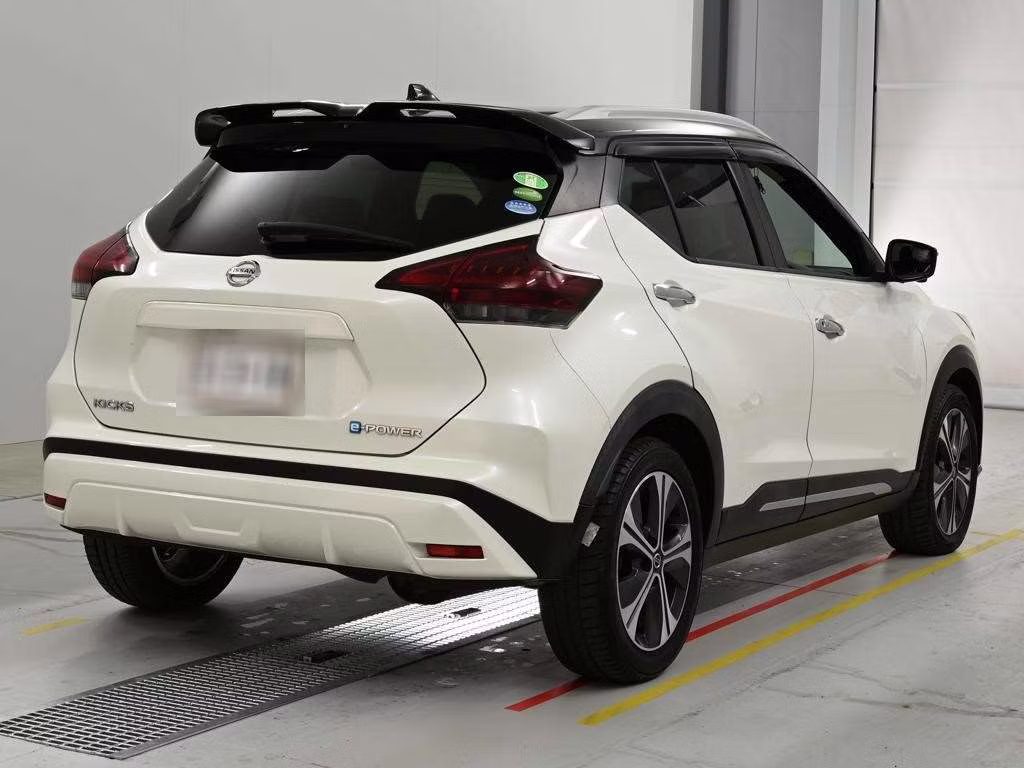 NISSAN KICKS