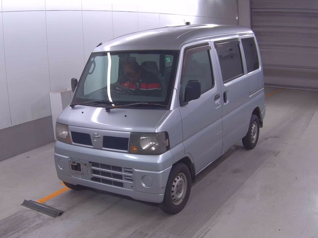 NISSAN CLIPPER
