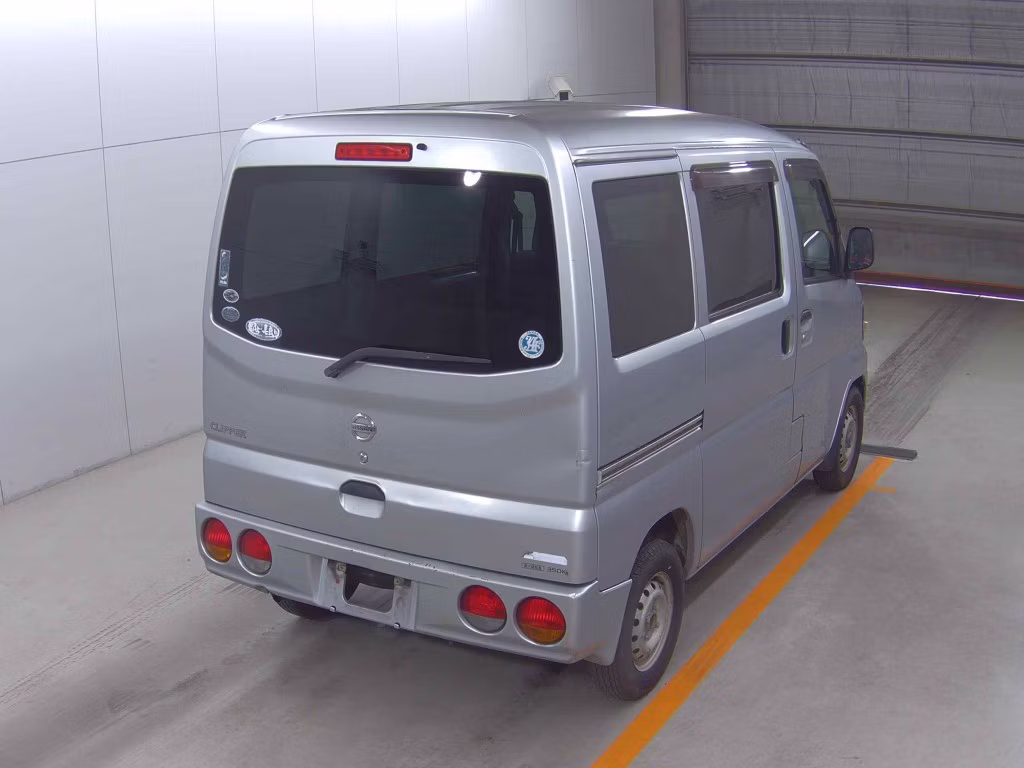 NISSAN CLIPPER