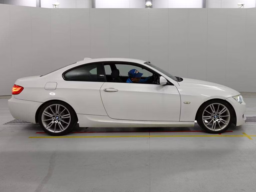 BMW 3-SERIES