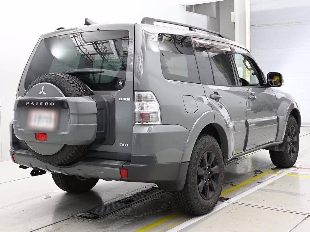 MITSUBISHI PAJERO