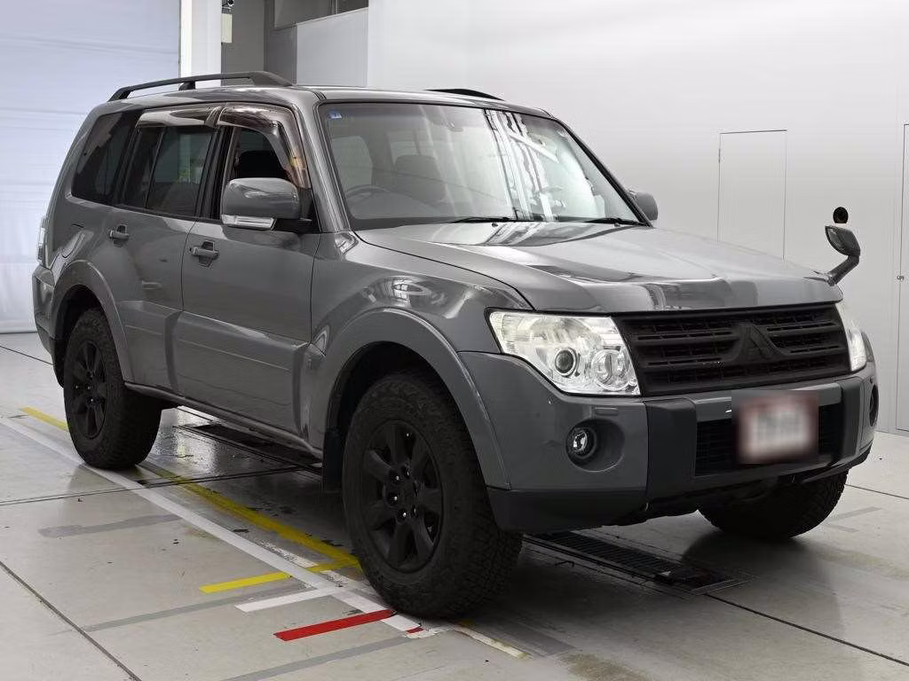 MITSUBISHI PAJERO
