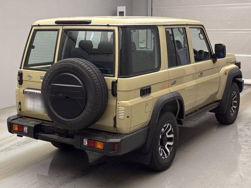 TOYOTA LAND CRUISER