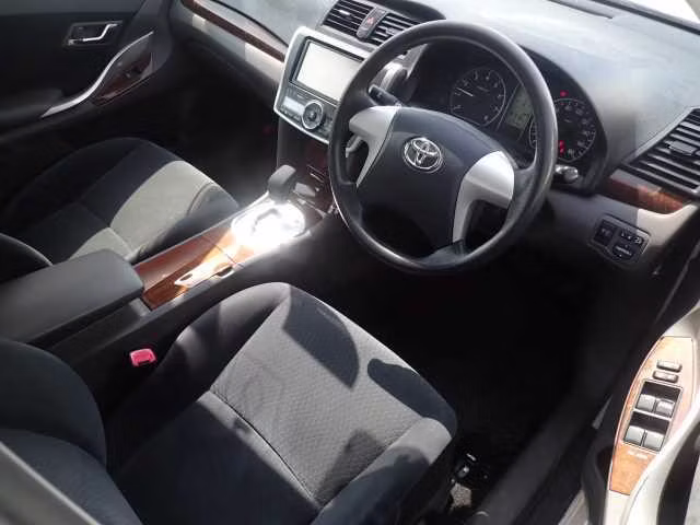 TOYOTA PREMIO