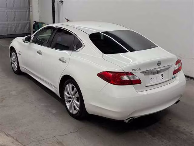 NISSAN FUGA