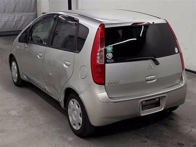 MITSUBISHI COLT