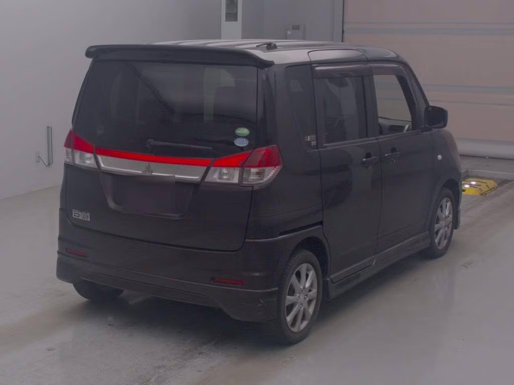 MITSUBISHI DELICA D:2