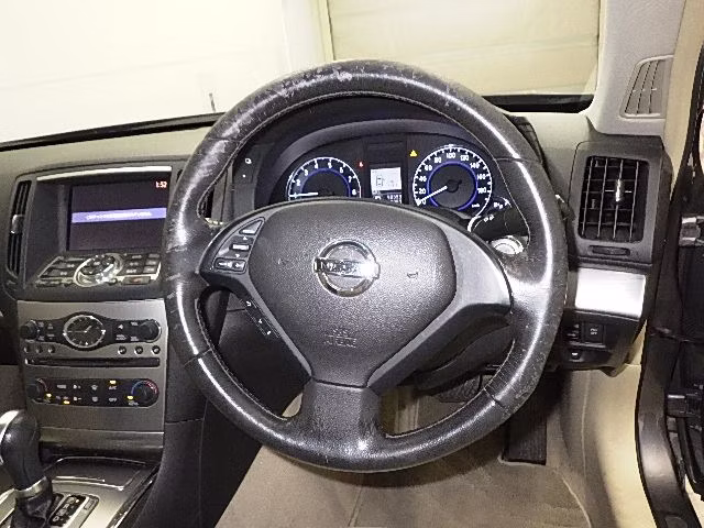 NISSAN SKYLINE