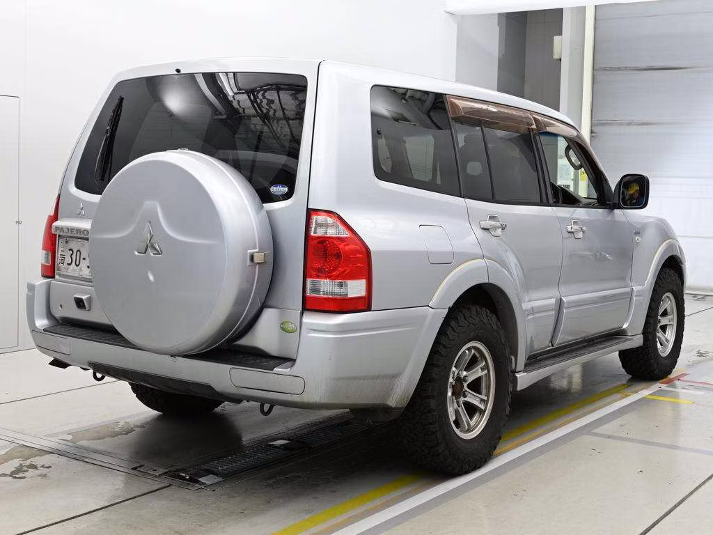 MITSUBISHI PAJERO