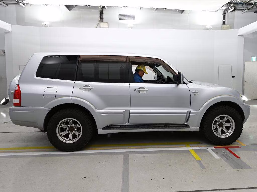 MITSUBISHI PAJERO
